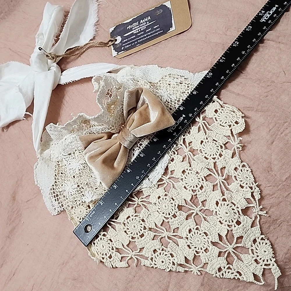 JABOT🩷 MOSSIE ANNA ARTISAN DESIGN NWT - Picture 2 of 11